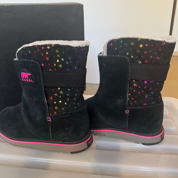 Sorel Kids Rylee Black Suede Rainbow Metalic Stars Faux Fur Waterproof Boots - Picture 2 of 8